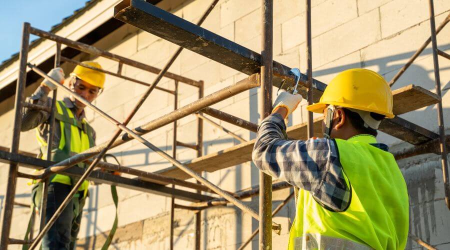 Professional residential roofers in Cuba, IL
